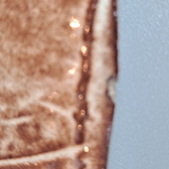 Pottery Bowl Serving Dish with Embossed Corners Signed - Picture 8 of 8